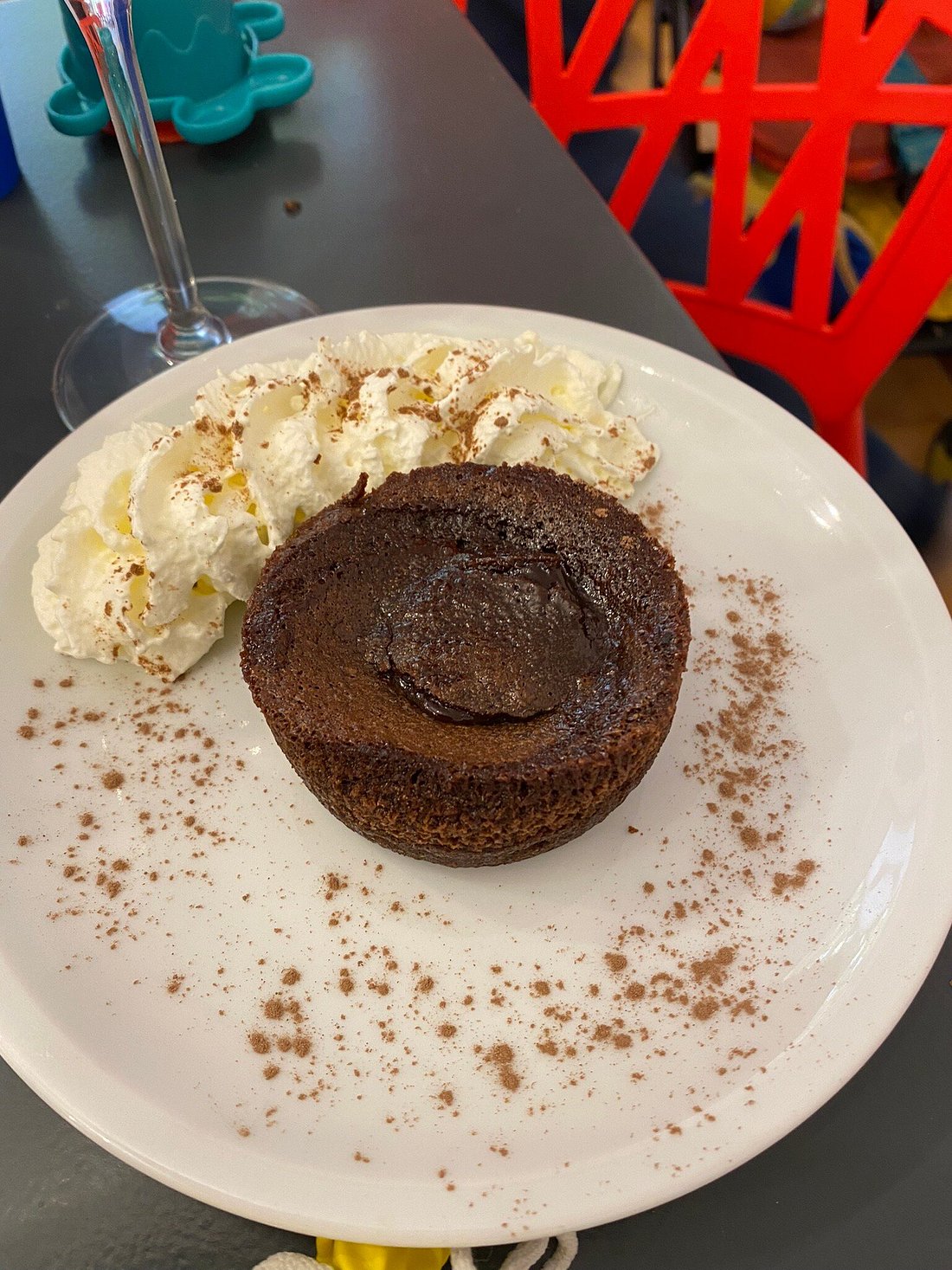 Terrasse ensoleillée du restaurant